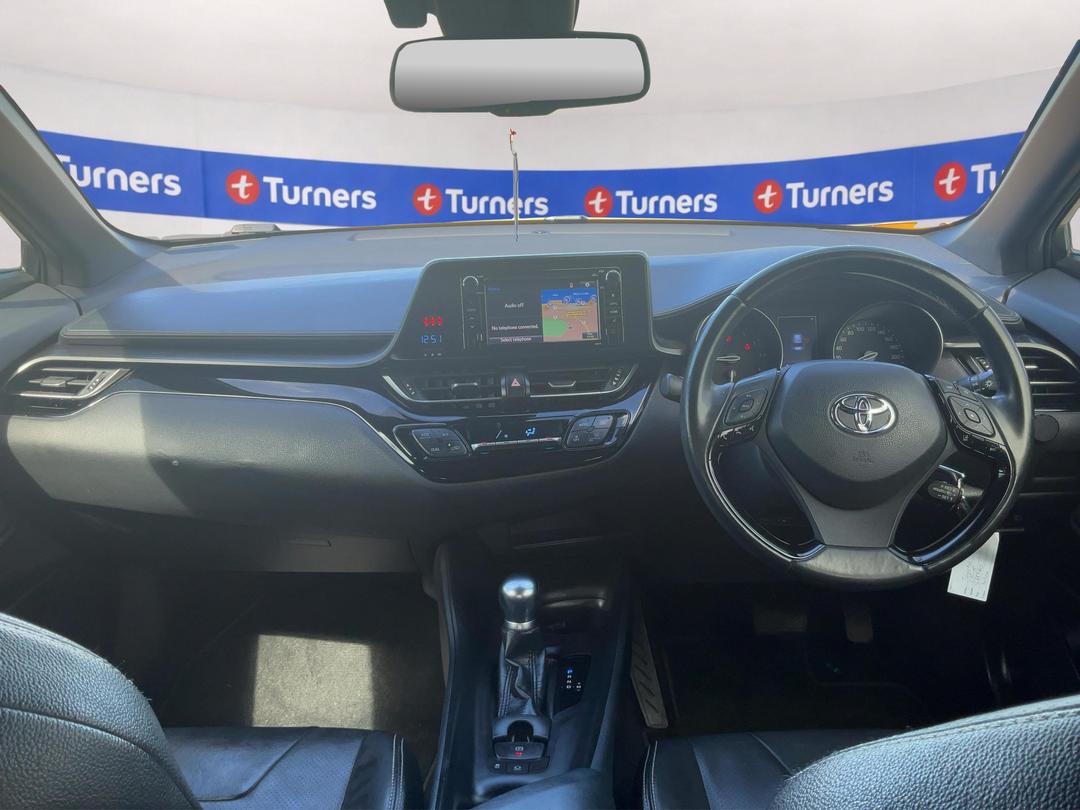 Photo '17' of Toyota C-HR
