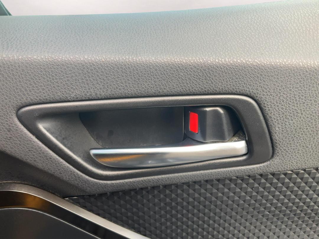 Photo '26' of Toyota C-HR