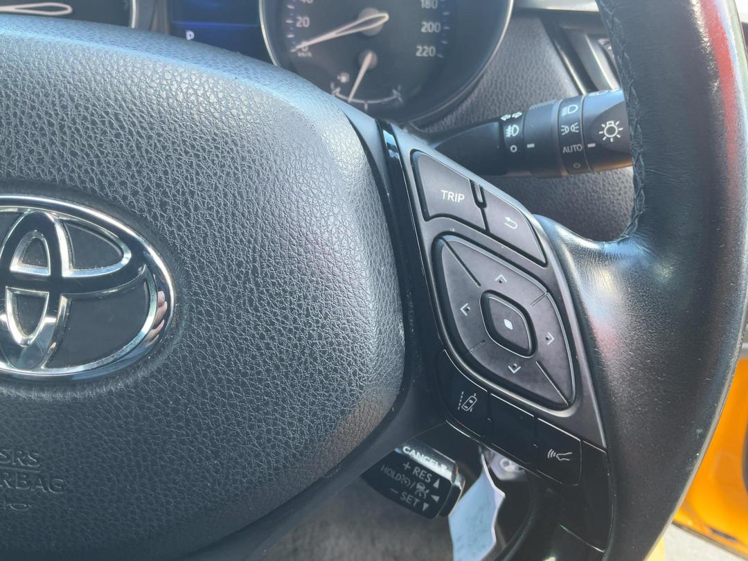 Photo '27' of Toyota C-HR