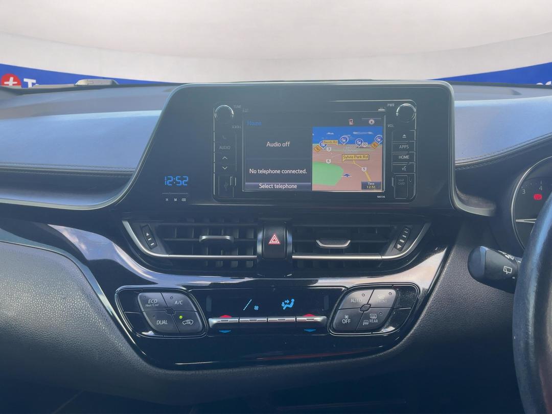 Photo '29' of Toyota C-HR