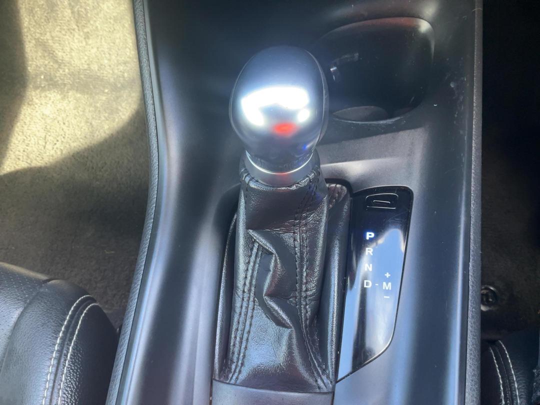 Photo '30' of Toyota C-HR