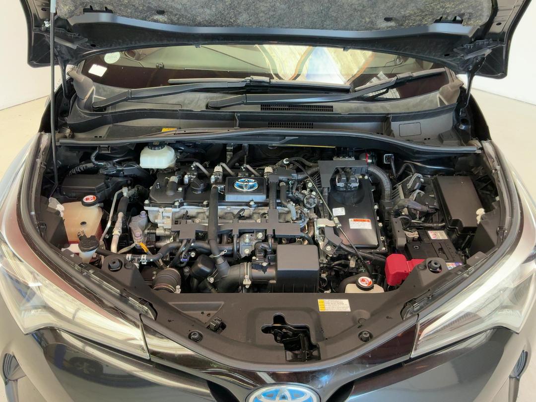 Photo '13' of Toyota C-HR