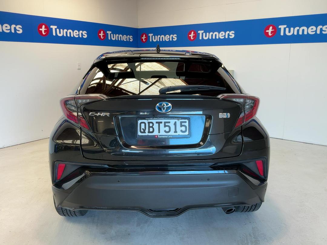 Photo '6' of Toyota C-HR