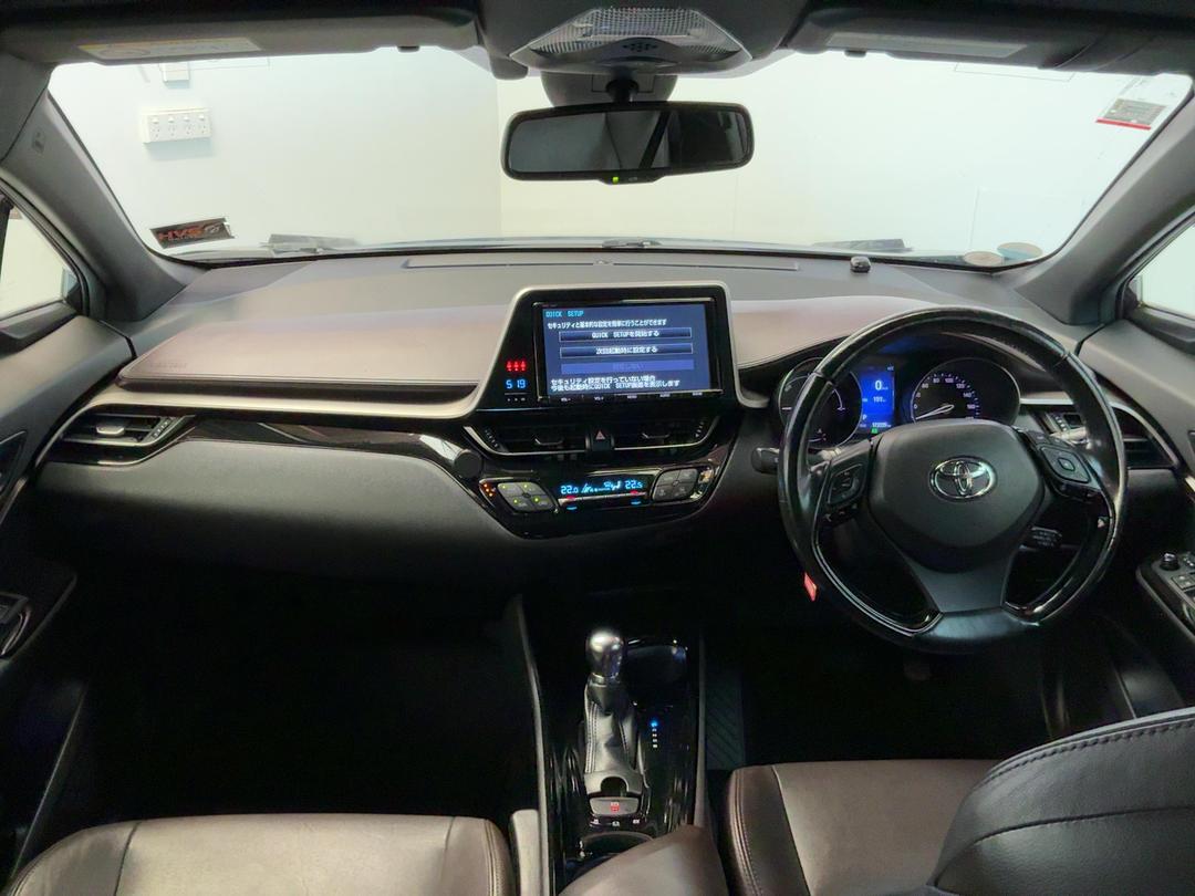 Photo '17' of Toyota C-HR