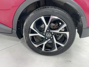 Photo '11' of Toyota C-HR