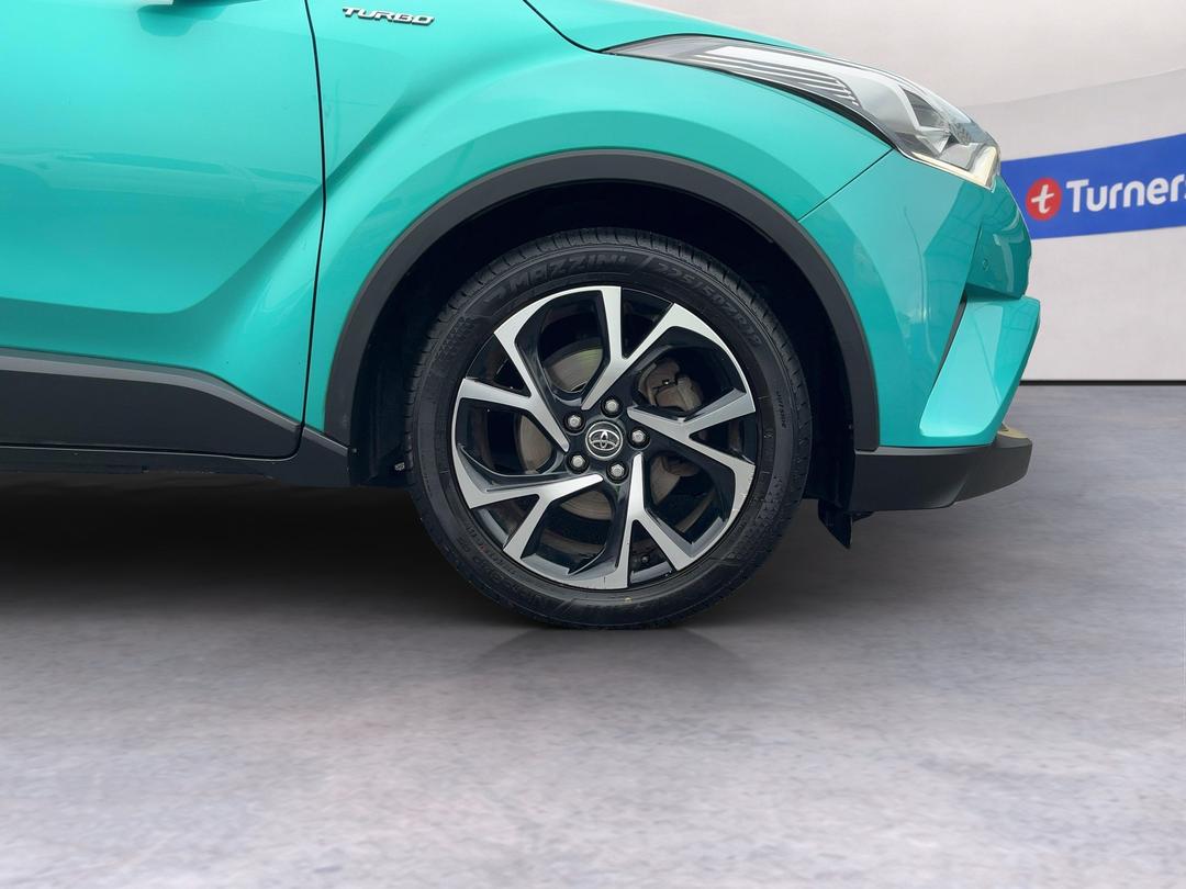 Photo '9' of Toyota C-HR