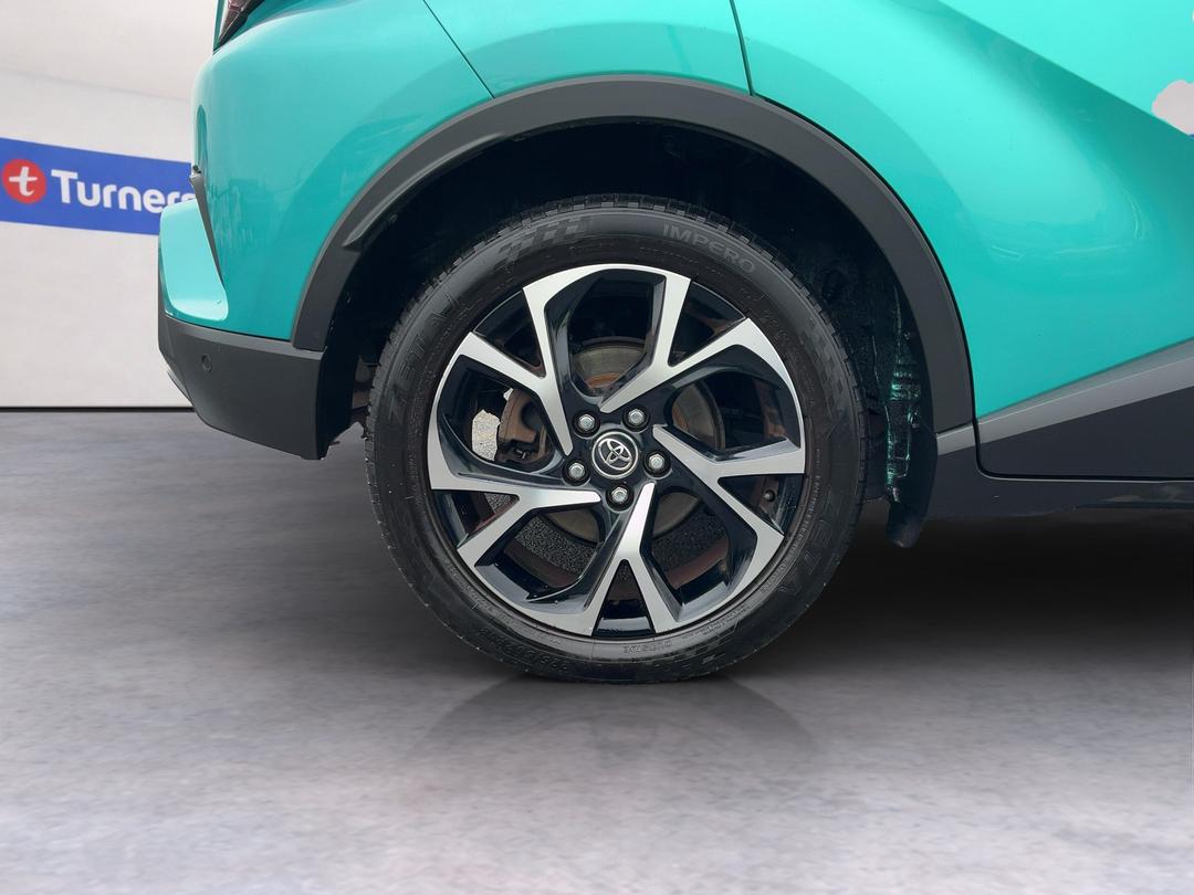 Photo '12' of Toyota C-HR