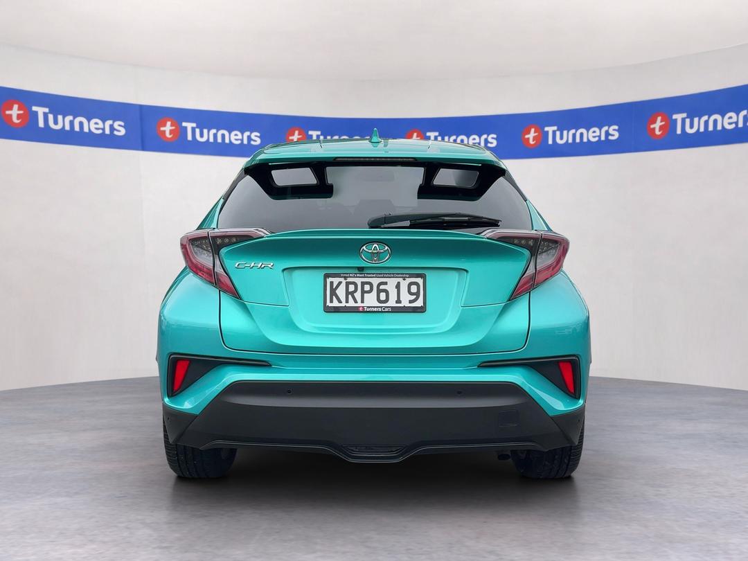 Photo '6' of Toyota C-HR