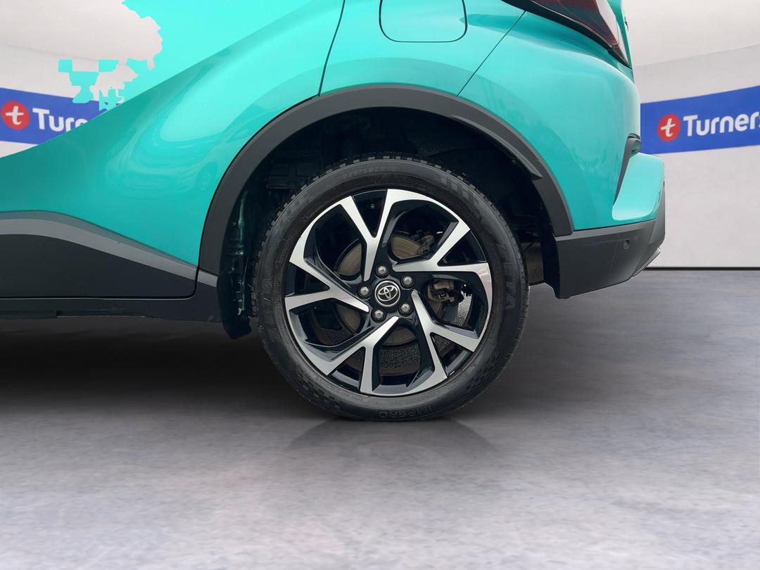 Photo '11' of Toyota C-HR