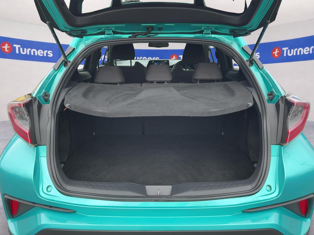 Photo '14' of Toyota C-HR