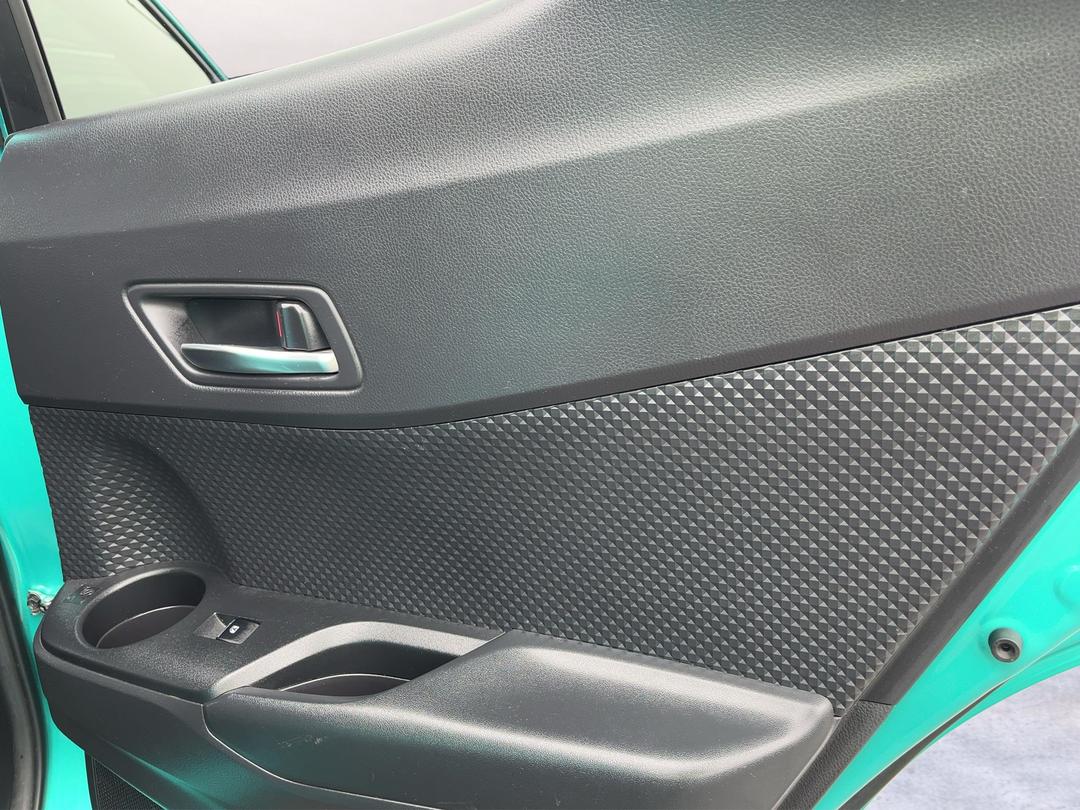 Photo '19' of Toyota C-HR
