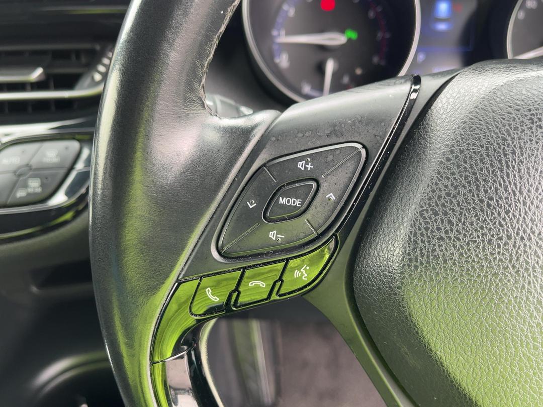 Photo '25' of Toyota C-HR