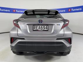 Photo '6' of Toyota C-HR