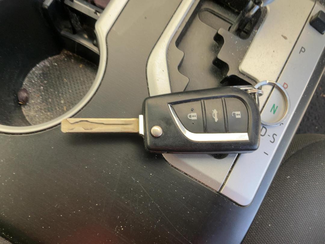 Photo '13' of Toyota Camry GL