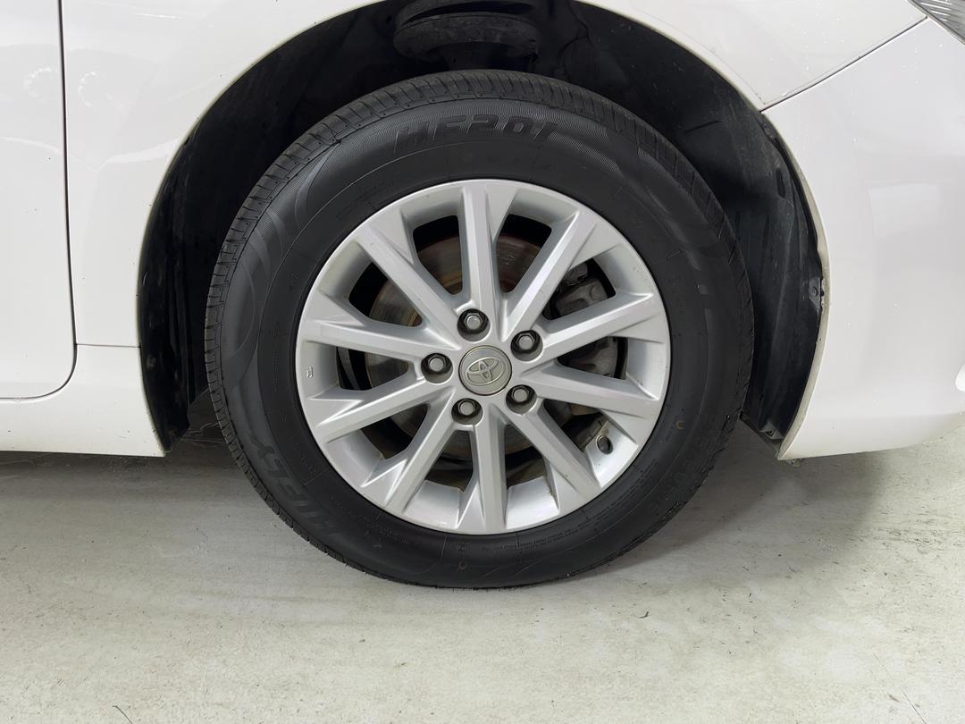 Photo '7' of Toyota Camry GL Photo '7' of Toyota Camry GL