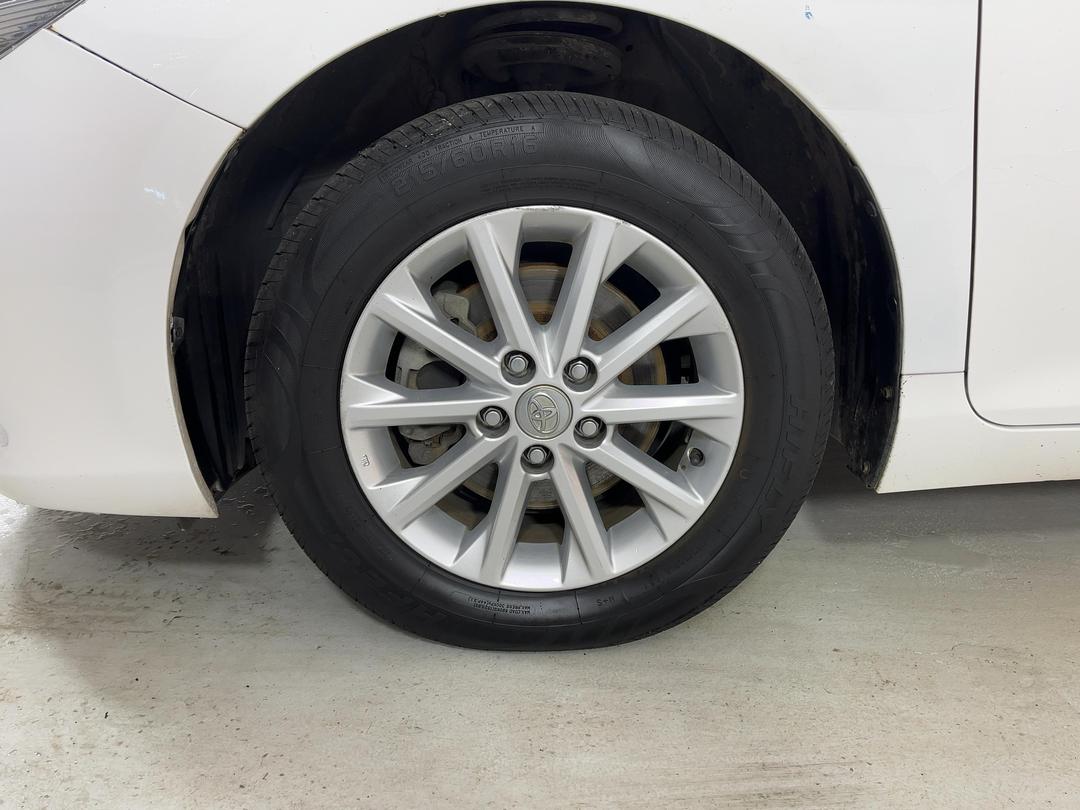 Photo '8' of Toyota Camry GL Photo '8' of Toyota Camry GL