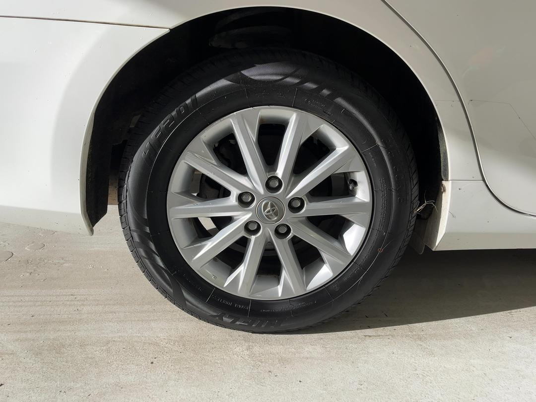 Photo '10' of Toyota Camry GL Photo '10' of Toyota Camry GL