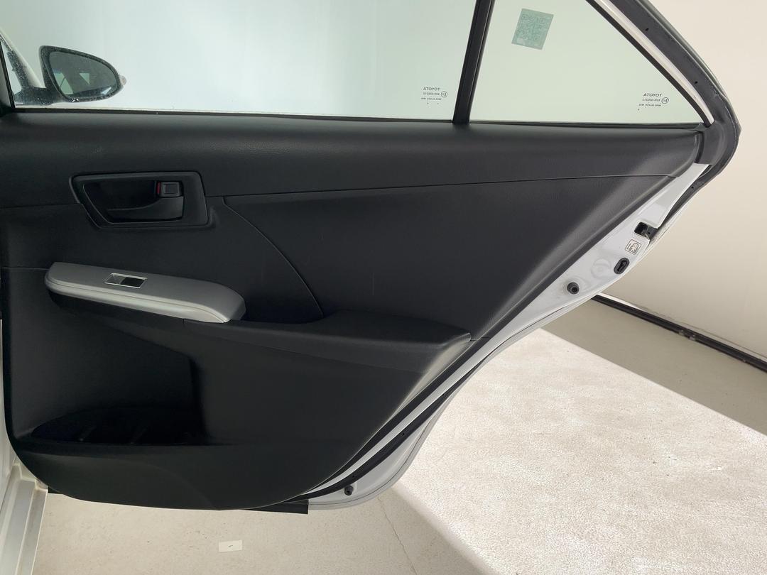 Photo '17' of Toyota Camry GL Photo '17' of Toyota Camry GL