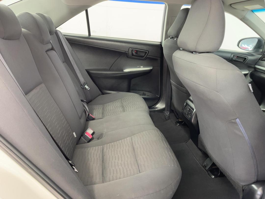 Photo '18' of Toyota Camry GL Photo '18' of Toyota Camry GL