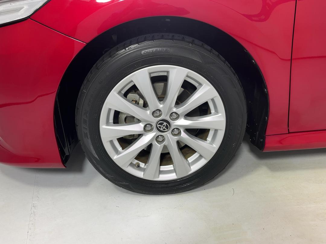 Photo '10' of Toyota Camry