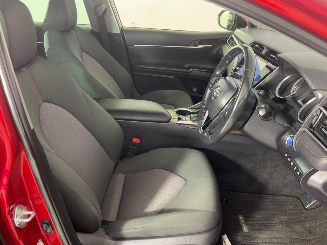 Photo '16' of Toyota Camry