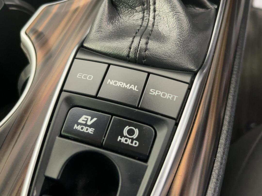 Photo '27' of Toyota Camry