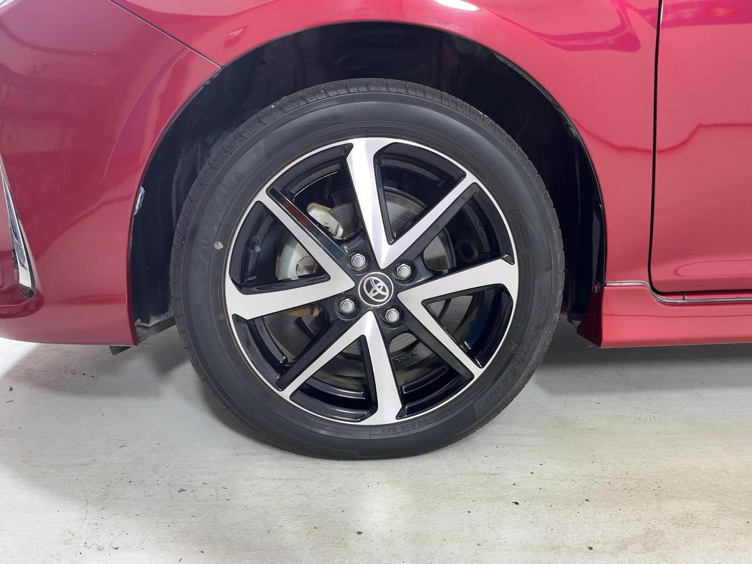 Photo '10' of Toyota Corolla
