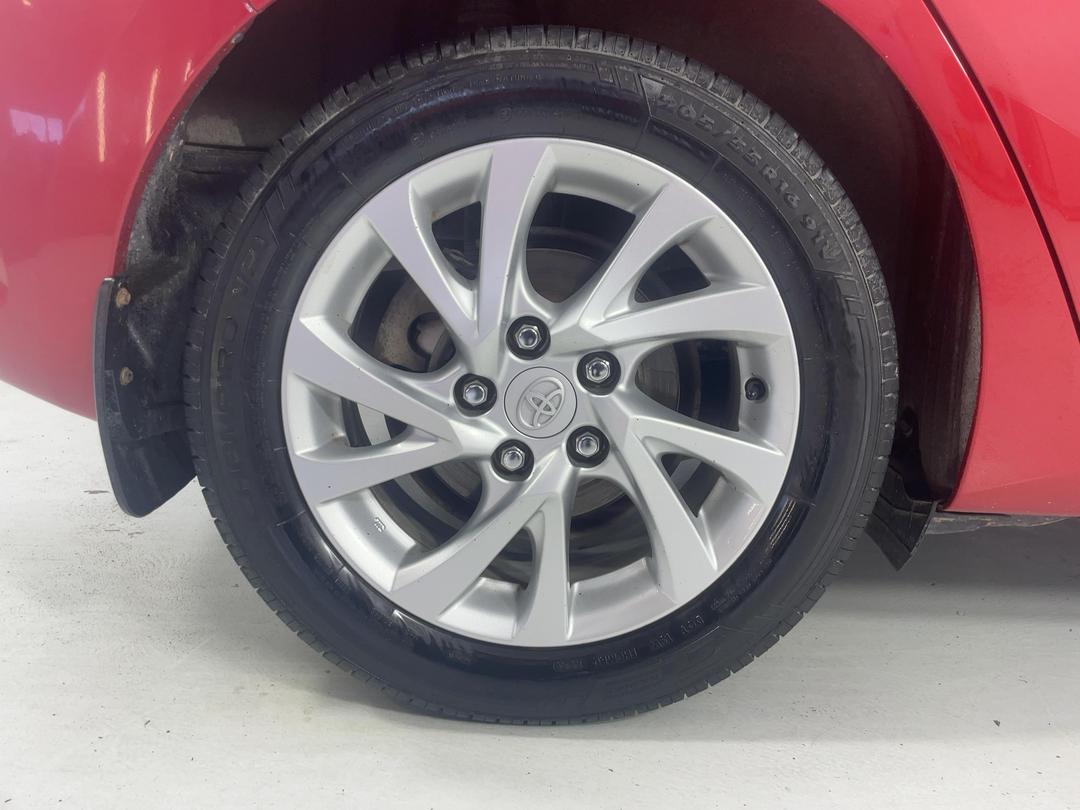 Photo '12' of Toyota Corolla