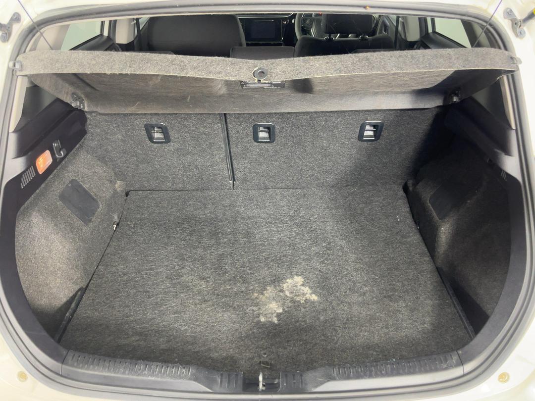 Photo '14' of Toyota Corolla