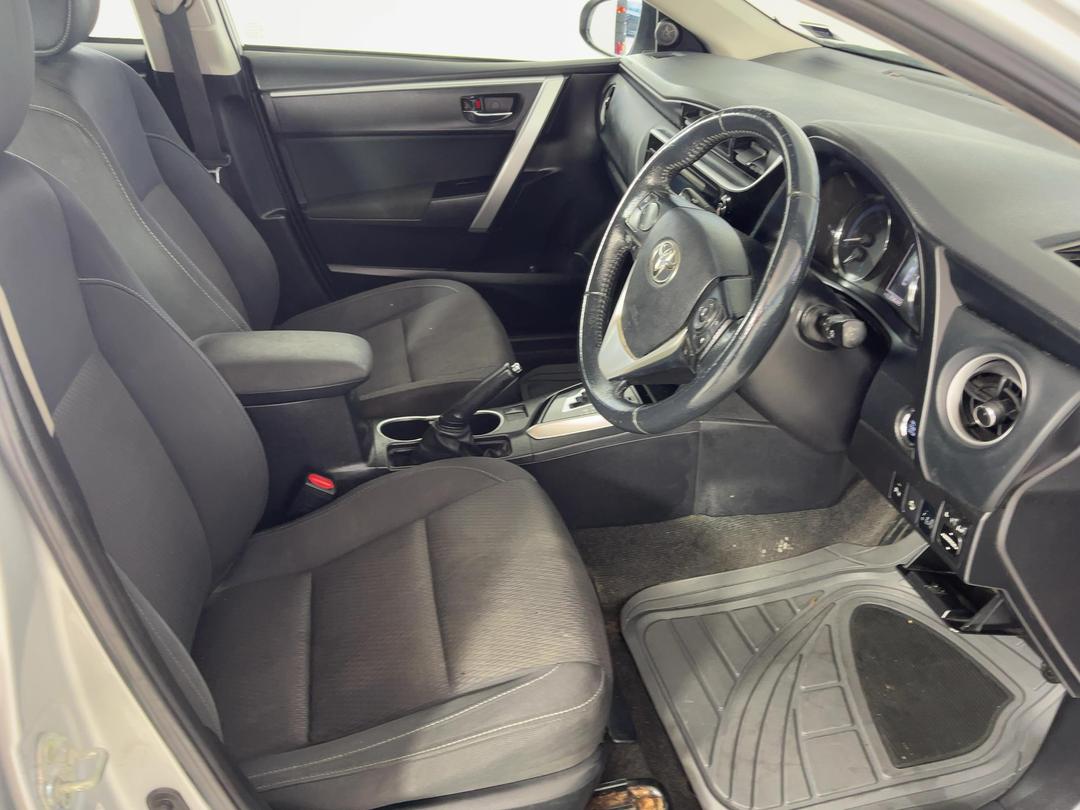 Photo '16' of Toyota Corolla