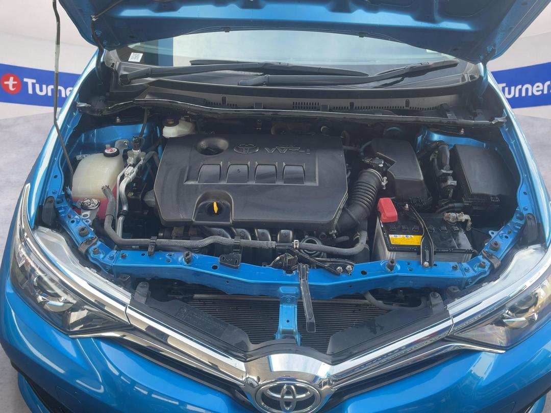 Photo '13' of Toyota Corolla