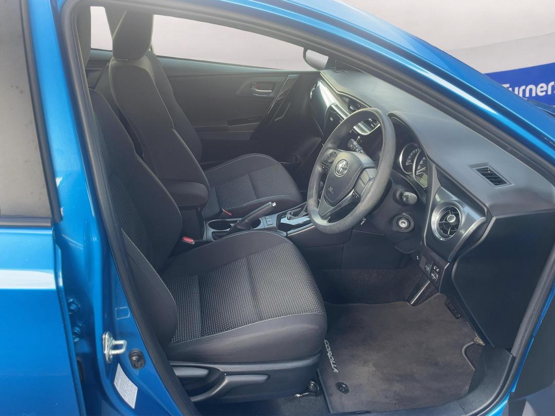 Photo '16' of Toyota Corolla