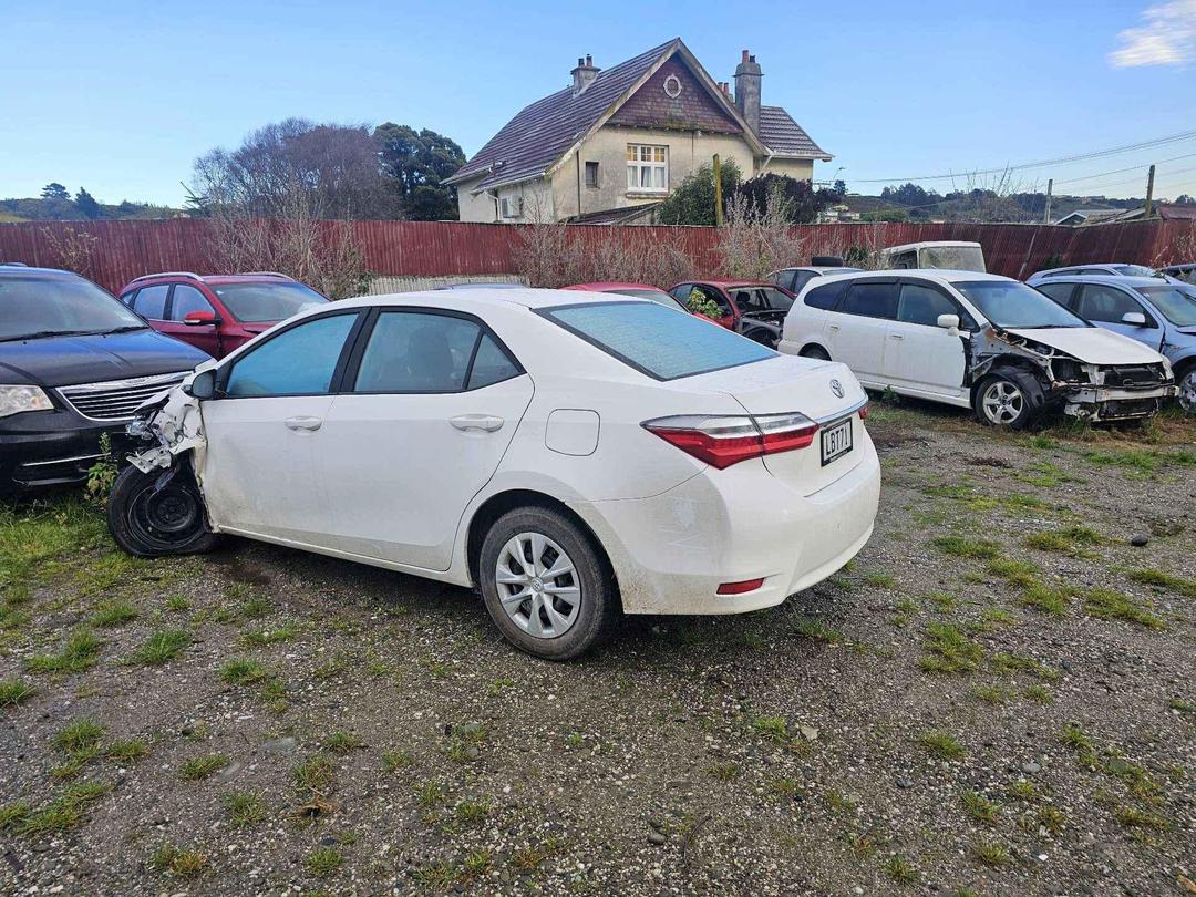 Photo '4' of Toyota Corolla GX Photo '4' of Toyota Corolla GX