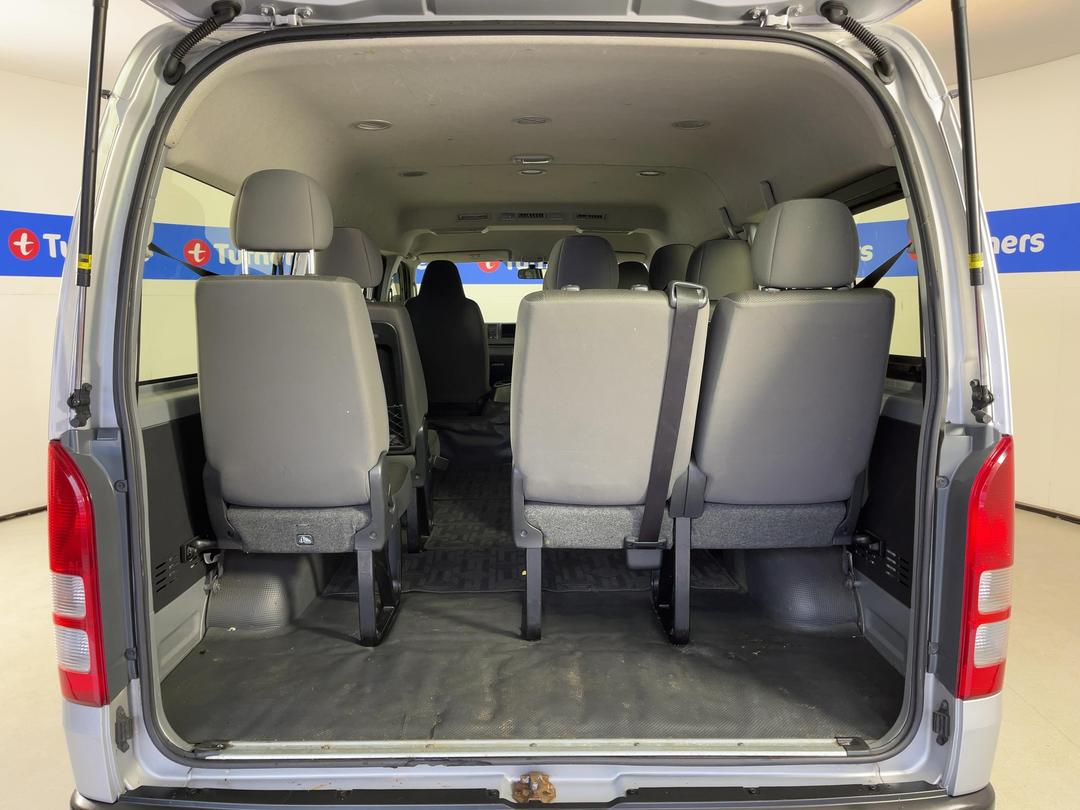 Photo '14' of Toyota Hiace