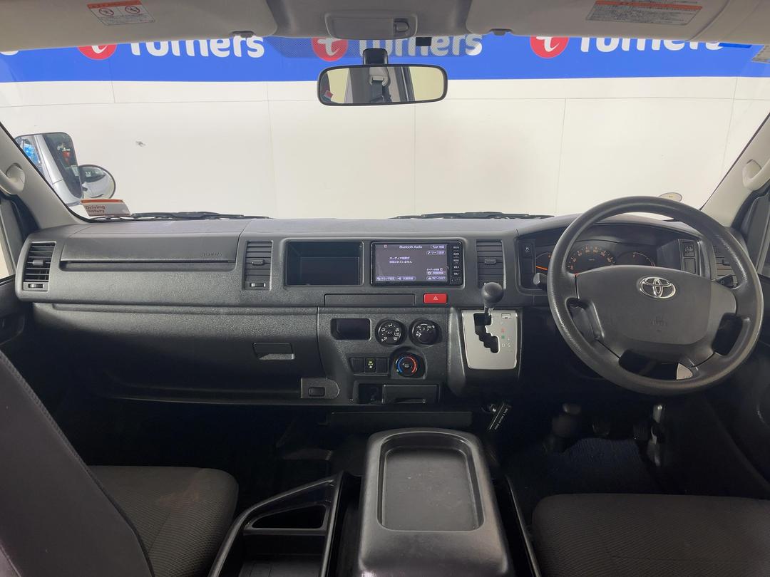 Photo '17' of Toyota Hiace