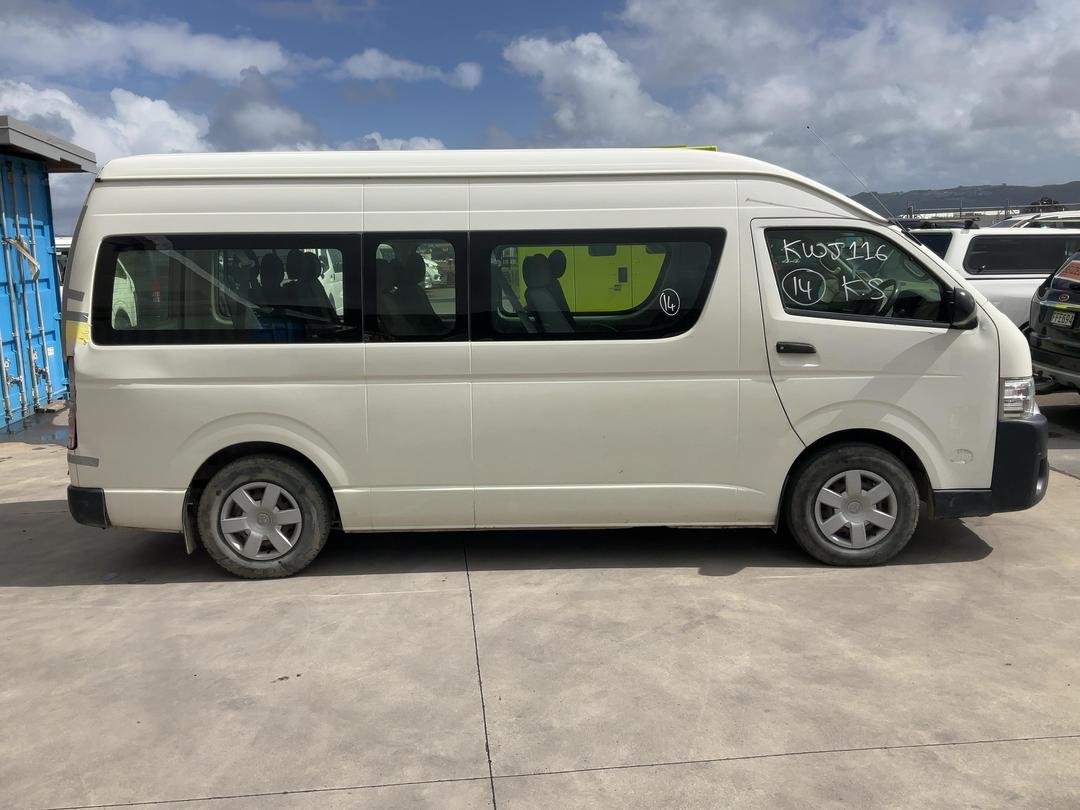 Photo '8' of Toyota Hiace Minibus TD Photo '8' of Toyota Hiace Minibus TD