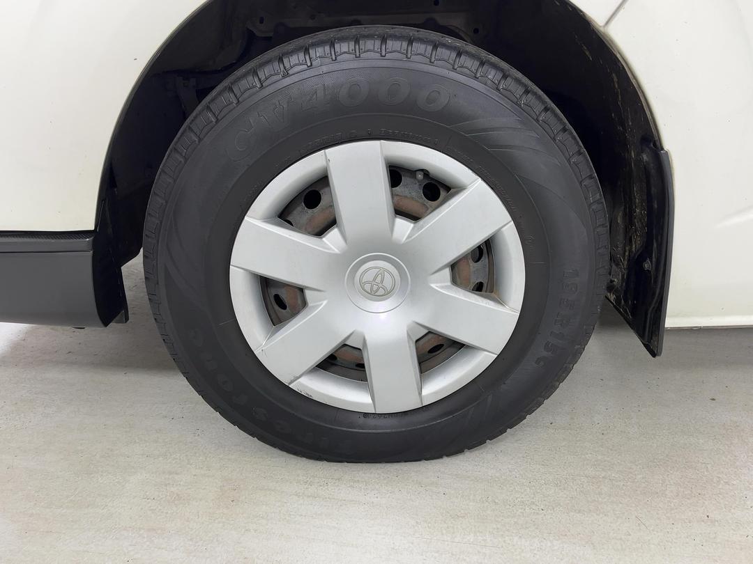 Photo '10' of Toyota Hiace