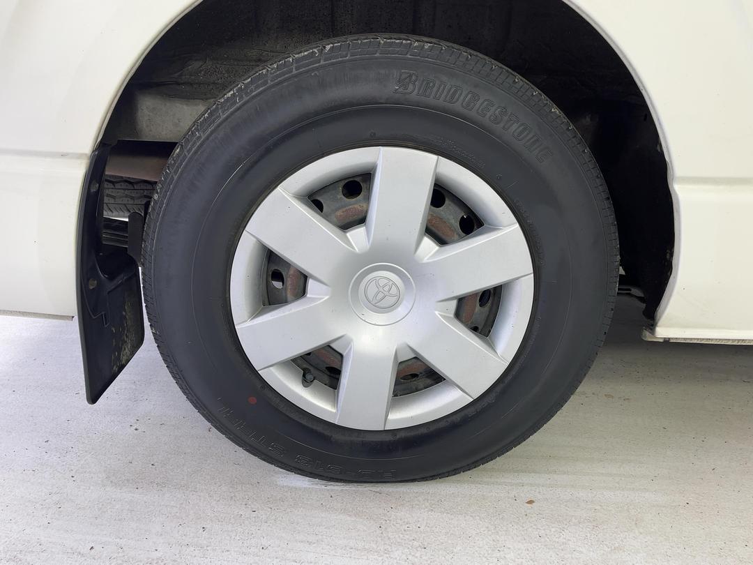 Photo '12' of Toyota Hiace