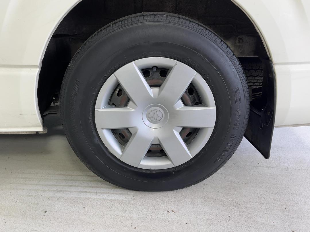 Photo '11' of Toyota Hiace