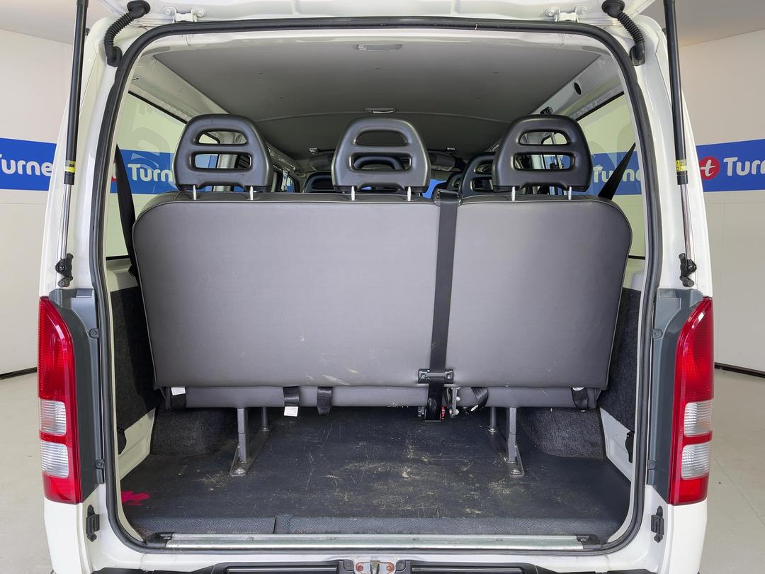 Photo '14' of Toyota Hiace
