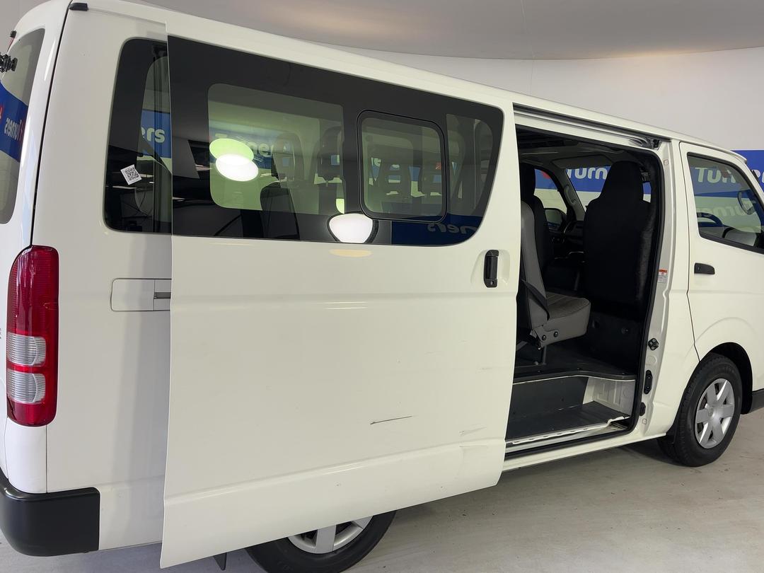 Photo '19' of Toyota Hiace
