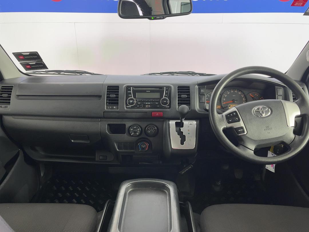 Photo '17' of Toyota Hiace