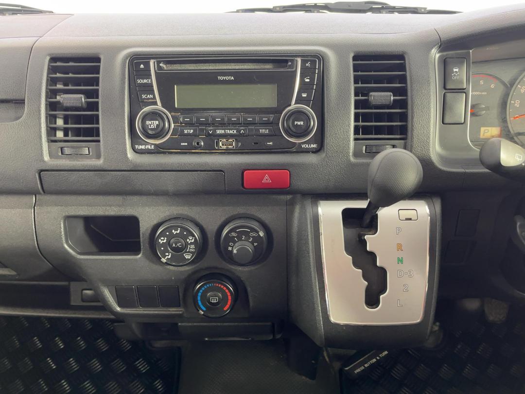 Photo '18' of Toyota Hiace