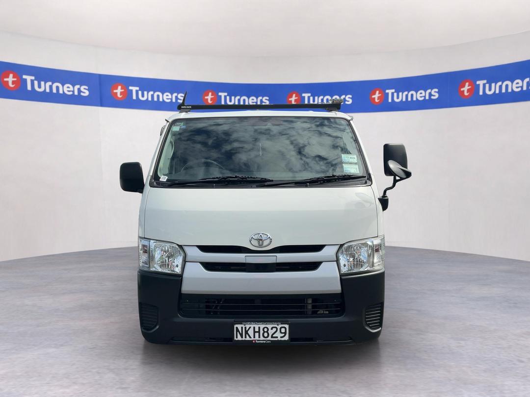 Photo '2' of Toyota Hiace