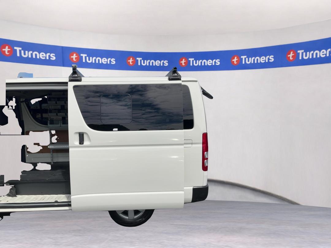 Photo '19' of Toyota Hiace