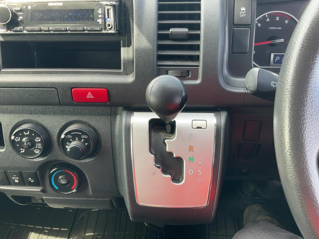 Photo '18' of Toyota Hiace