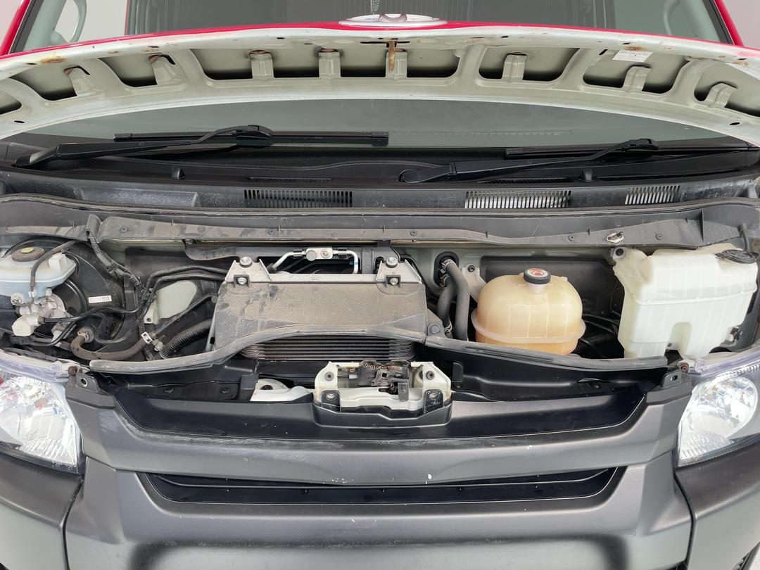 Photo '13' of Toyota Hiace