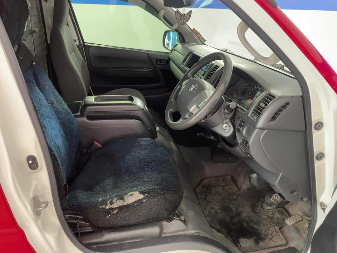 Photo '16' of Toyota Hiace