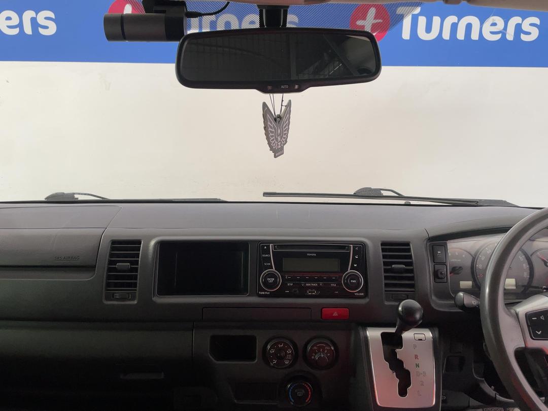 Photo '17' of Toyota Hiace