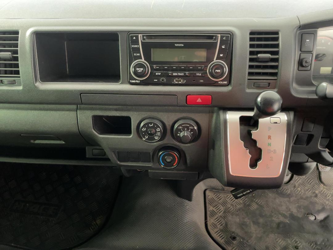 Photo '18' of Toyota Hiace